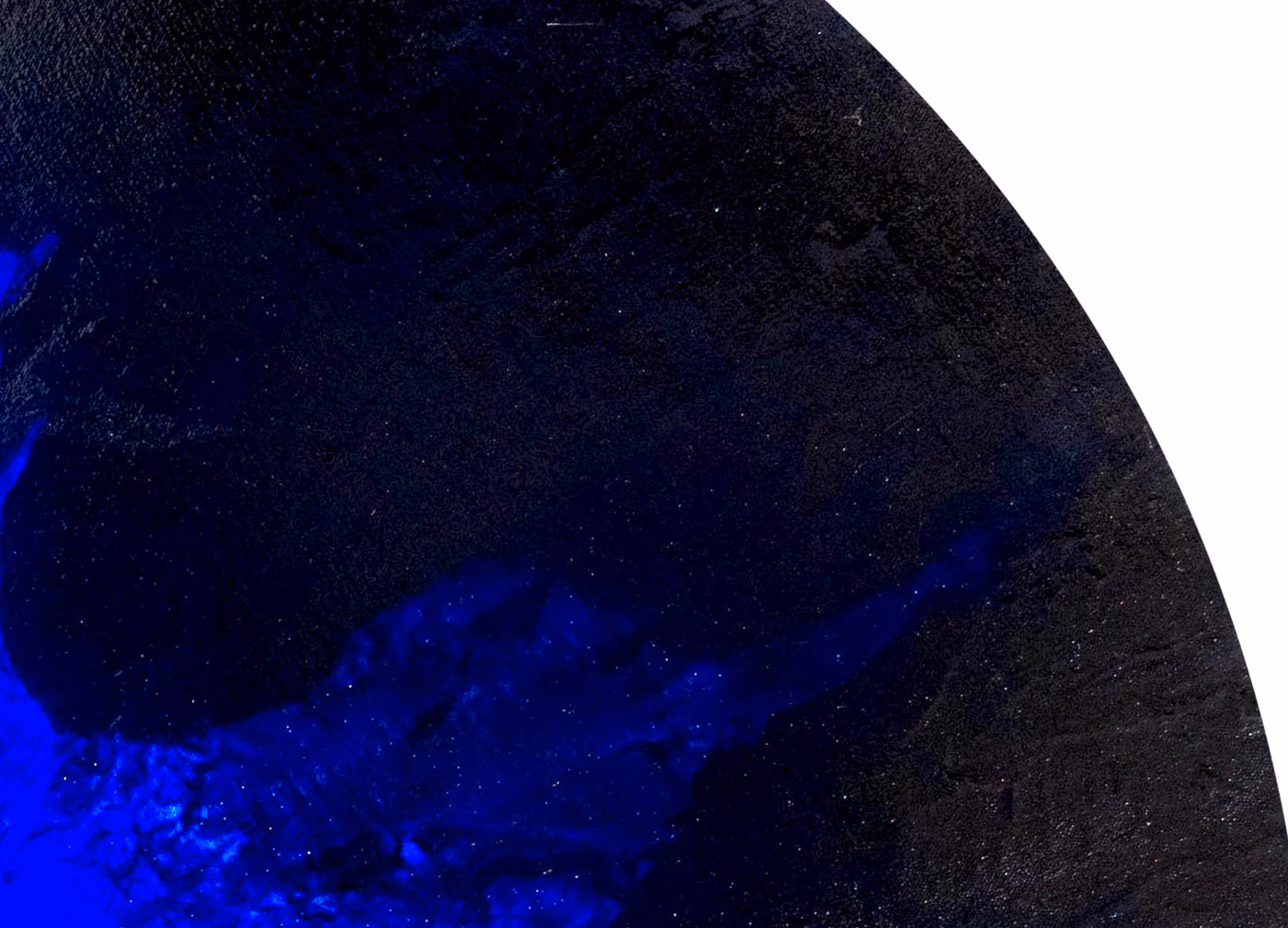 Détail de Composition 66 : matière bleu nuit et éclats blancs